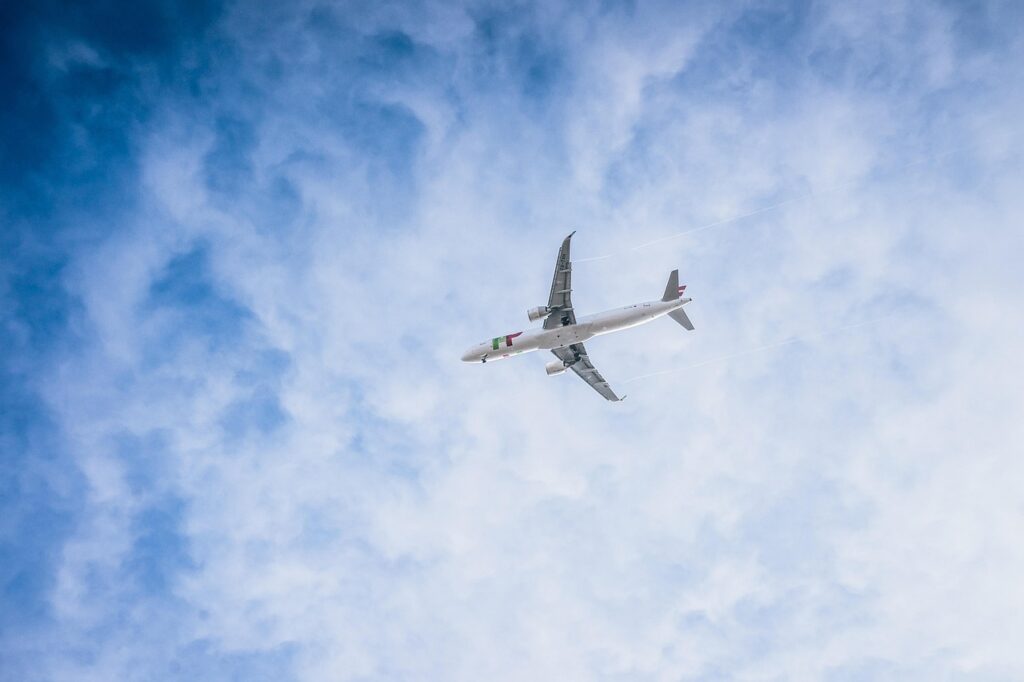 飛行機で行くゴルフ旅行パックの選び方は？